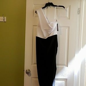 Issue new York black and white dress size large